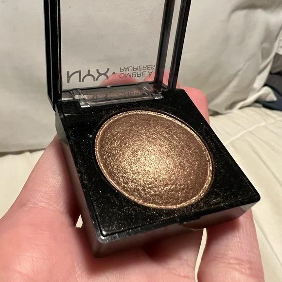 NYX Baked Eyeshadow Single - Picture 1 of 5